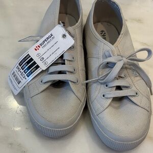NWT Sz 7.5 Superga Light Gray Canvas Shoes